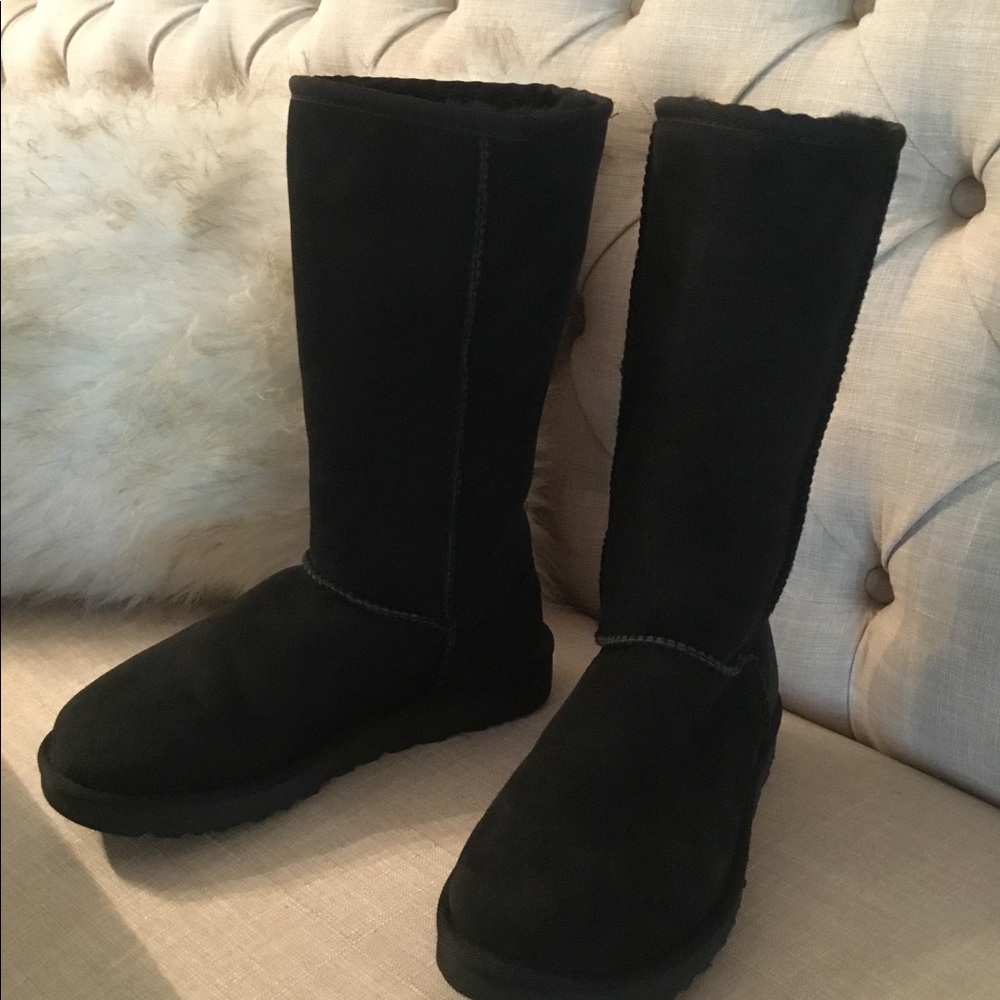 Tall Black Classic Ugg Boot sz 6